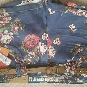Mossimo Rose Jean shorts size 11 - NWT